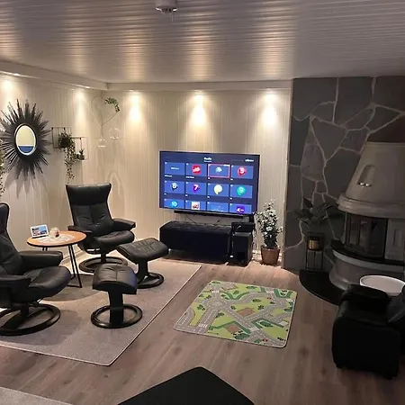 Stor I Svolvaer, Lofoten, Plass Til 7 Personer 아파트