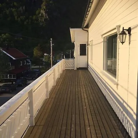 Apartment Stor I Svolvaer, Lofoten, Plass Til 7 Personer Svolvaer