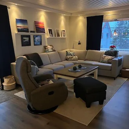 Stor I Svolvaer, Lofoten, Plass Til 7 Personer 아파트 *