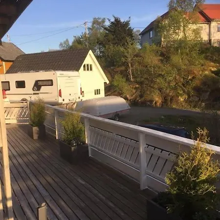 Stor I Svolvaer, Lofoten, Plass Til 7 Personer 스볼베르