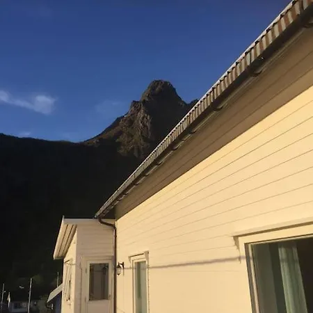 Stor I Svolvaer, Lofoten, Plass Til 7 Personer *