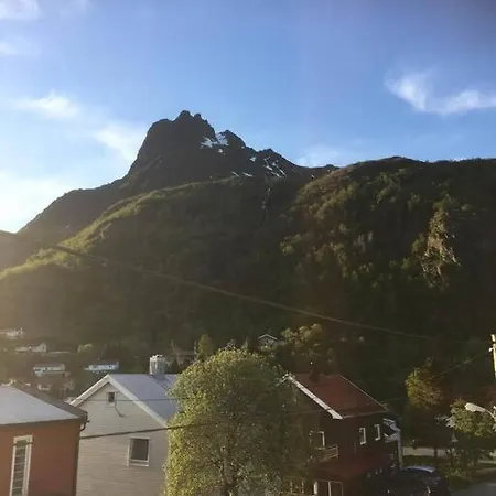 아파트 Stor I Svolvaer, Lofoten, Plass Til 7 Personer