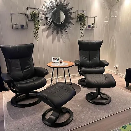아파트 Stor I Svolvaer, Lofoten, Plass Til 7 Personer *
