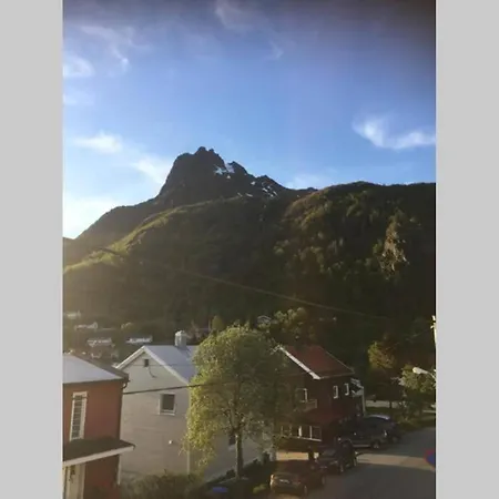 Stor I Svolvaer, Lofoten, Plass Til 7 Personer Apartment *